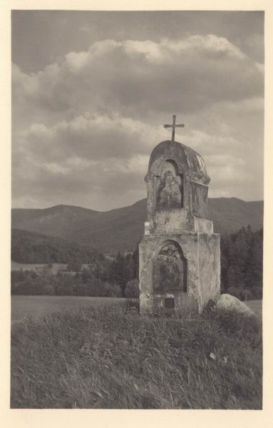 Staričká fotografie ze Staré poutní cesty s jedním z jejích nejkrásnějších zastavení 