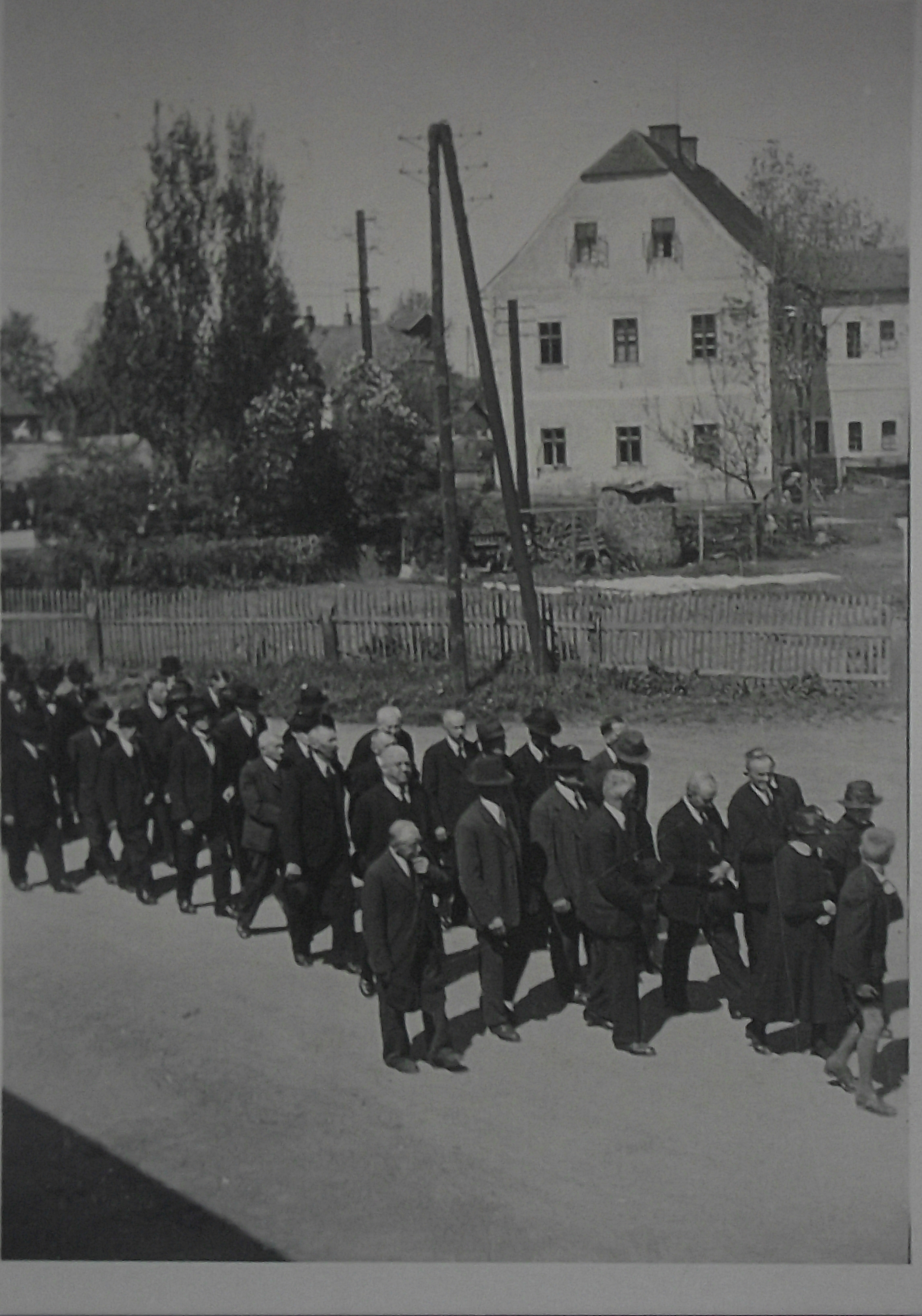 Fotografie z pohřbu - archiv Rudi Jarisch