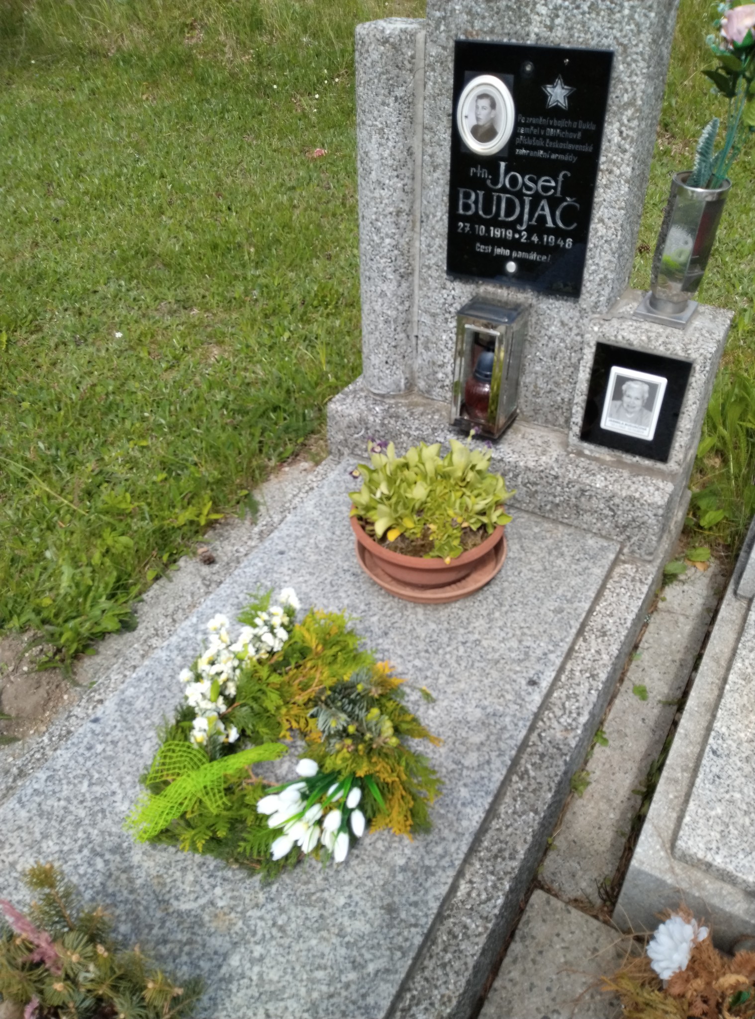 náhrobek rtn. Josefa Budjače