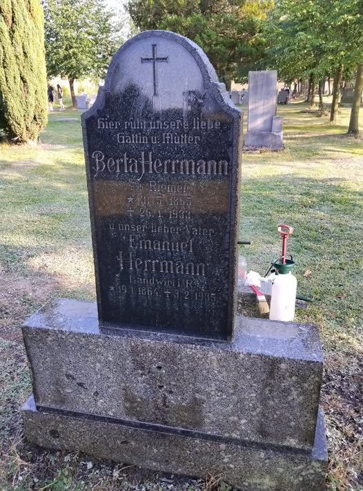 náhrobek Berty Hermann vydrhnut