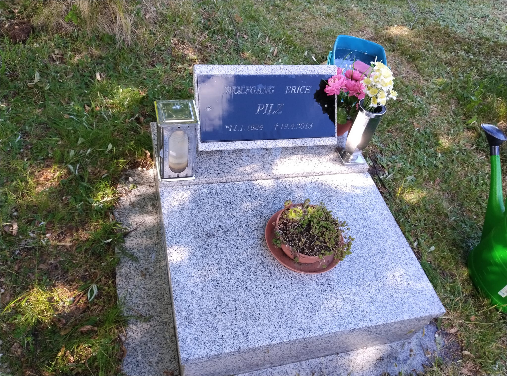 náhrobek p. Pilze vyčištěn